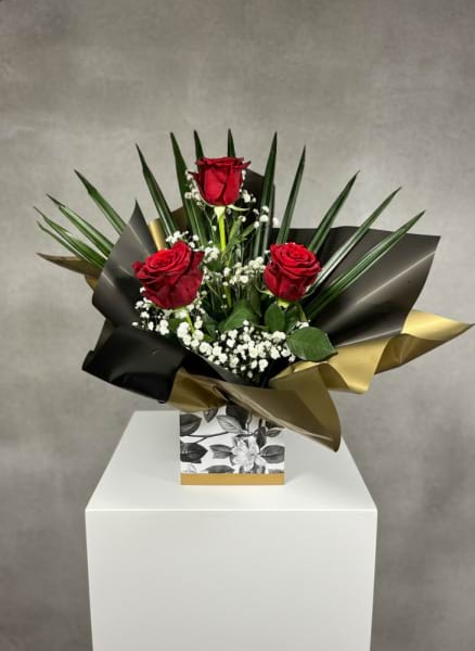3 roses