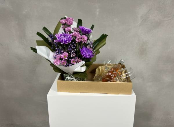 Wine and Flowers Hamper